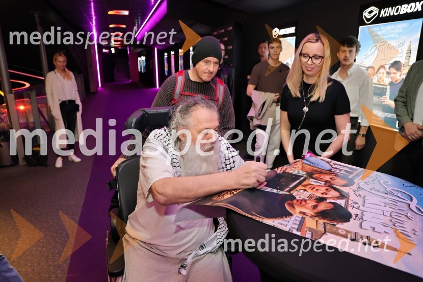  Vinci Vogue Anžlovar, scenarist;  ... ;  Ksenija Arzenšek, pomočnica direktorja MARIBOXTartinijev ključ, premiera filma v Mariboxu