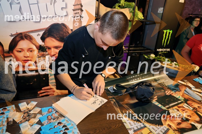  Svit ŠturbejTartinijev ključ, premiera filma v Mariboxu