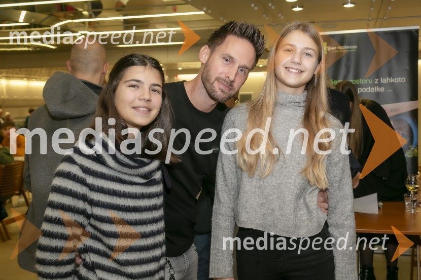 Arne Hodalič: Moje svetlobe, moj svet,  predstavitev avtobiografije, Cankarjev dom