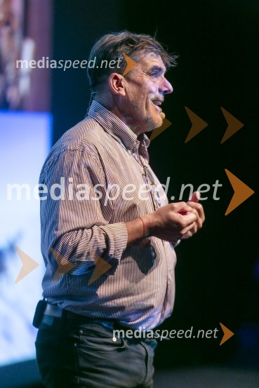  Arne Hodalič, fotografArne Hodalič: Moje svetlobe, moj svet,  predstavitev avtobiografije, Cankarjev dom