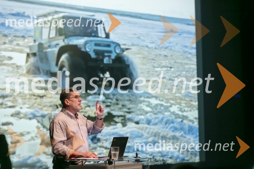  Arne Hodalič, fotografArne Hodalič: Moje svetlobe, moj svet,  predstavitev avtobiografije, Cankarjev dom