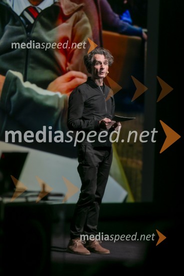  Jure Longyka, moderatorArne Hodalič: Moje svetlobe, moj svet,  predstavitev avtobiografije, Cankarjev dom