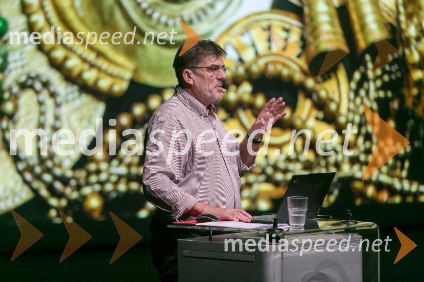  Arne Hodalič, fotografArne Hodalič: Moje svetlobe, moj svet,  predstavitev avtobiografije, Cankarjev dom