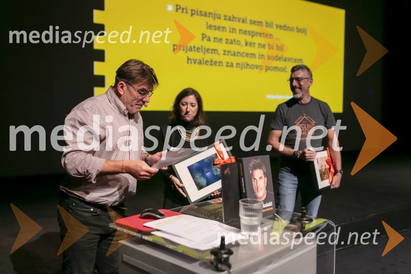  Arne Hodalič, fotograf;  ... ;  ... Arne Hodalič: Moje svetlobe, moj svet,  predstavitev avtobiografije, Cankarjev dom