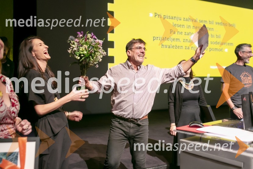  ... ;  Arne Hodalič, fotografArne Hodalič: Moje svetlobe, moj svet,  predstavitev avtobiografije, Cankarjev dom