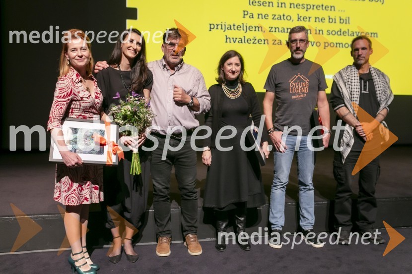  ... ;  ... ;  Arne Hodalič, fotograf;  Arne Hodalič, fotograf;  ... ;  ... Arne Hodalič: Moje svetlobe, moj svet,  predstavitev avtobiografije, Cankarjev dom