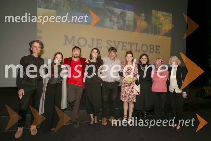  Jure Longyka, moderator;  ... ;  ... ;  ... ;  Arne Hodalič, fotograf;  ... ;  ... ;  ... ;  ... Arne Hodalič: Moje svetlobe, moj svet,  predstavitev avtobiografije, Cankarjev dom