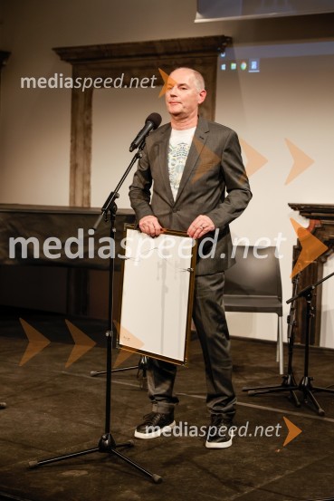  Boštjan  Istenič, namestnik odgovorne urednice Nedeljskega dnevnikaSlovesnost ob obeležitvi življenjskega jubileja Antona Fornezzija Tofa