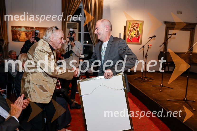  Tone Fornezzi - Tof, novinar;  Boštjan  Istenič, namestnik odgovorne urednice Nedeljskega dnevnikaSlovesnost ob obeležitvi življenjskega jubileja Antona Fornezzija Tofa