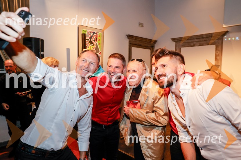  Jože Potrebuješ, skupina Čuki;  Matjaž Končan, skupina Čuki;  Tone Fornezzi - Tof, novinar;  Miha Novak, skupina ČukiSlovesnost ob obeležitvi življenjskega jubileja Antona Fornezzija Tofa