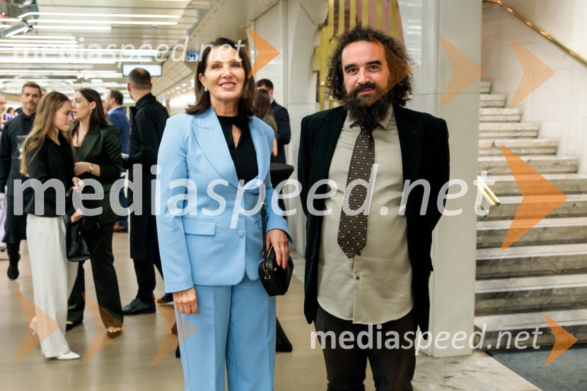 mag. Breda Pečovnik, direktorica kongresno komercialne dejavnosti Cankarjev dom;   Jure Novak, generalni direktor, Cankarjev domZlata gazela Slovenije 2024 je podjetje Hyla