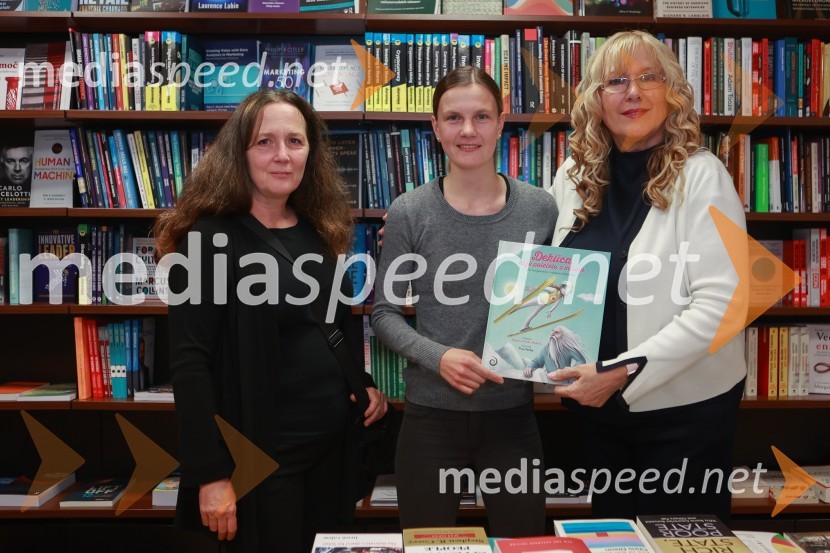  Tina Perko, ilustratorka;  Ema  Klinec, smučarska skakalka;  Bojana Fende Habula, avtoricaPredstavitev pravljice Deklica, ki je poletela z mirom in srečanje s smučarsko skakalko Emo Klinec