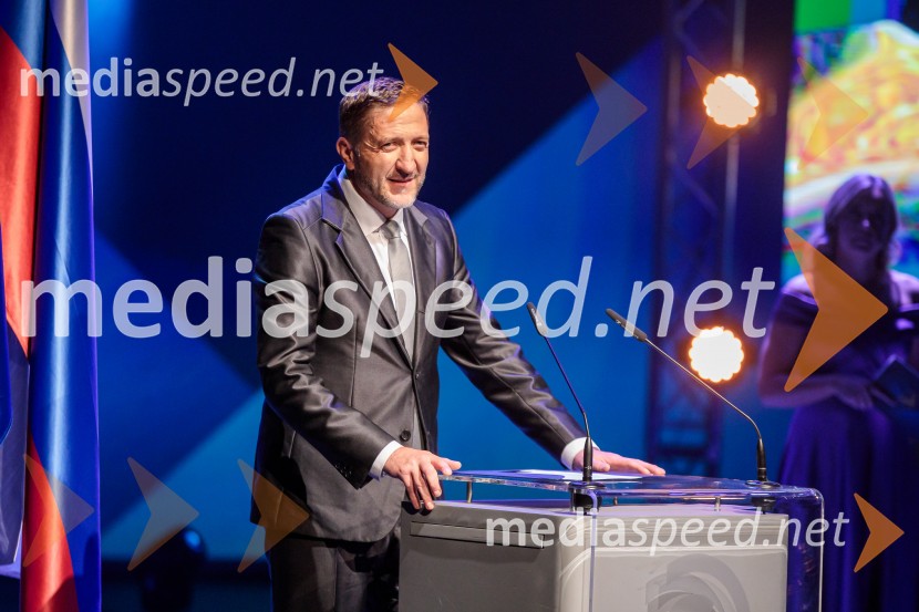  Klemen Boštjančič, minister za financeZlata gazela Slovenije 2024 je podjetje Hyla