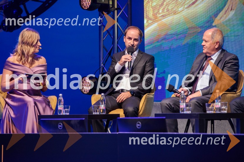  Anja Hlača Ferjančič, novinarka, RTV;  Andraž Krajnc, Caretronic, bronasta gazela 2024;  Janez Pogačar, Hyla, zlata gazela 2024Zlata gazela Slovenije 2024 je podjetje Hyla