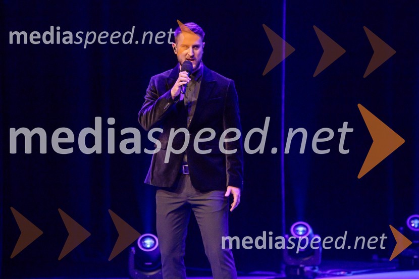  Gregor Ravnik, pevecZlata gazela Slovenije 2024 je podjetje Hyla