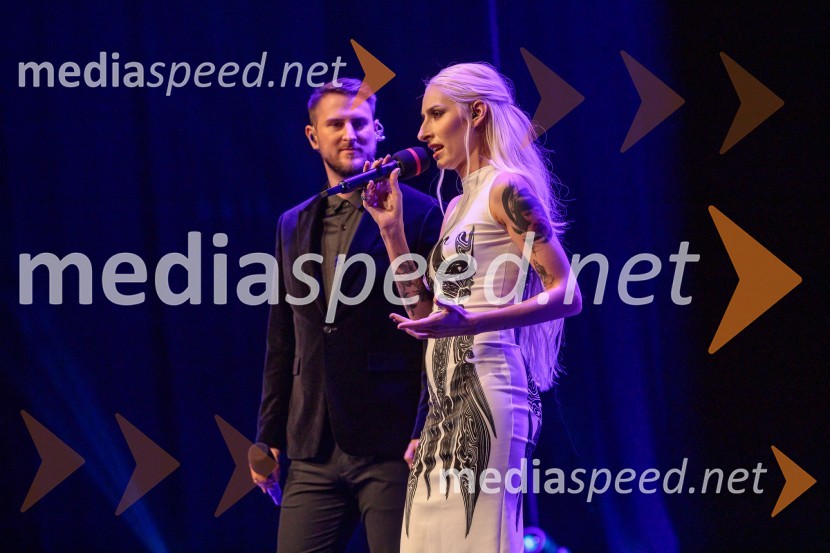  Gregor Ravnik, pevec;  Sara Briški Cirman - Raiven, pevka, harfistkaZlata gazela Slovenije 2024 je podjetje Hyla