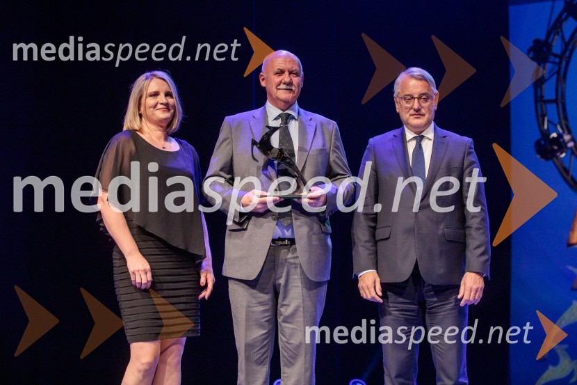  ... ;  Tomo Kres, Trgograd, srebrna gazela 2024;  Matjaž Han, minister za gospodarstvo, turizem in športZlata gazela Slovenije 2024 je podjetje Hyla