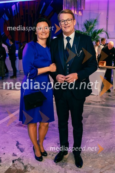  Tatjana Tanackovič, odgovorna urednica, Nedeljski dnevnik;  Antiša Korljan, v.d. odgovornega urednika Primorske noviceZlata gazela Slovenije 2024 je podjetje Hyla