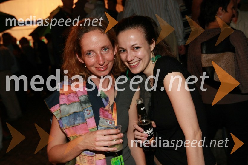 ... in Jasmina Cehnar, novinarka časnika VečerDogajanje na 17. Festivalu Lent 2009