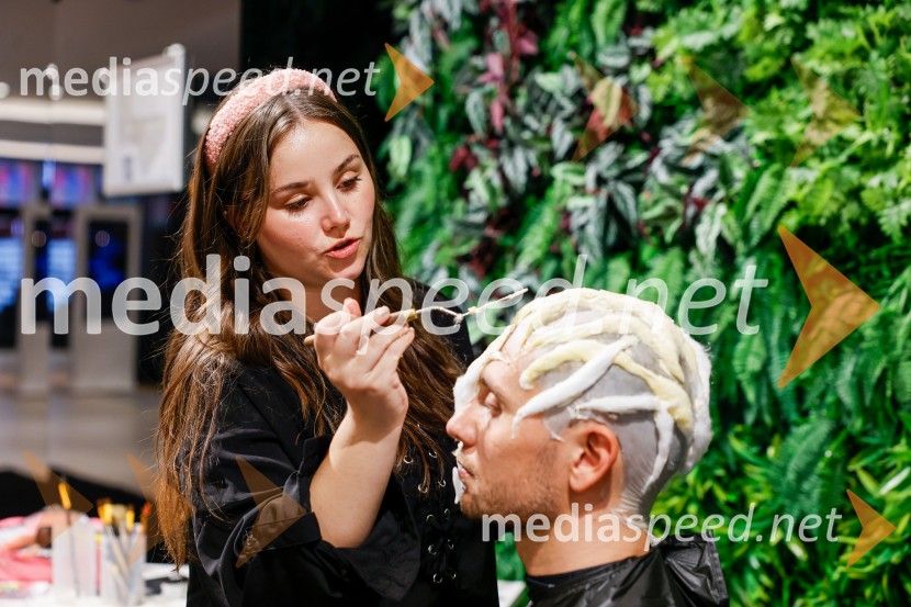  Lucija Krajnik, maskerka;  Matic  Gaiser, cosplayer, costumerVečer superjunakov s filmom Venom 3: Zadnji ples v Cineplexx Ljubljana