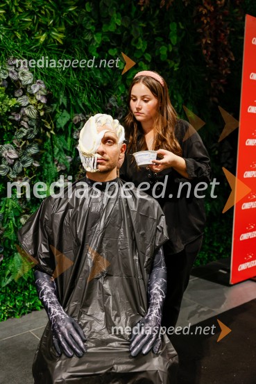  Matic  Gaiser, cosplayer, costumer;  Lucija Krajnik, maskerkaVečer superjunakov s filmom Venom 3: Zadnji ples v Cineplexx Ljubljana