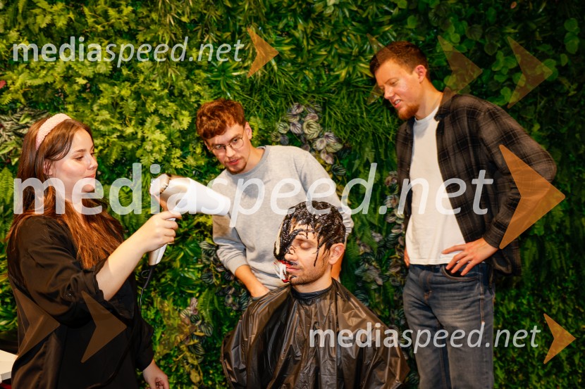  Lucija Krajnik, maskerka;  ... ;  Matic  Gaiser, cosplayer, costumer;  ... Večer superjunakov s filmom Venom 3: Zadnji ples v Cineplexx Ljubljana