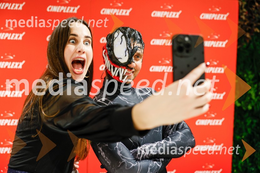  Lucija Burgar;  Matic  Gaiser, cosplayer, costumerVečer superjunakov s filmom Venom 3: Zadnji ples v Cineplexx Ljubljana