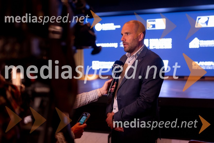  Uroš Zupan, direktor, Smučarska zveza Slovenije Svečana prireditev ob začetku prodaje vstopnic za tekme FIS in IBU svetovnega pokala