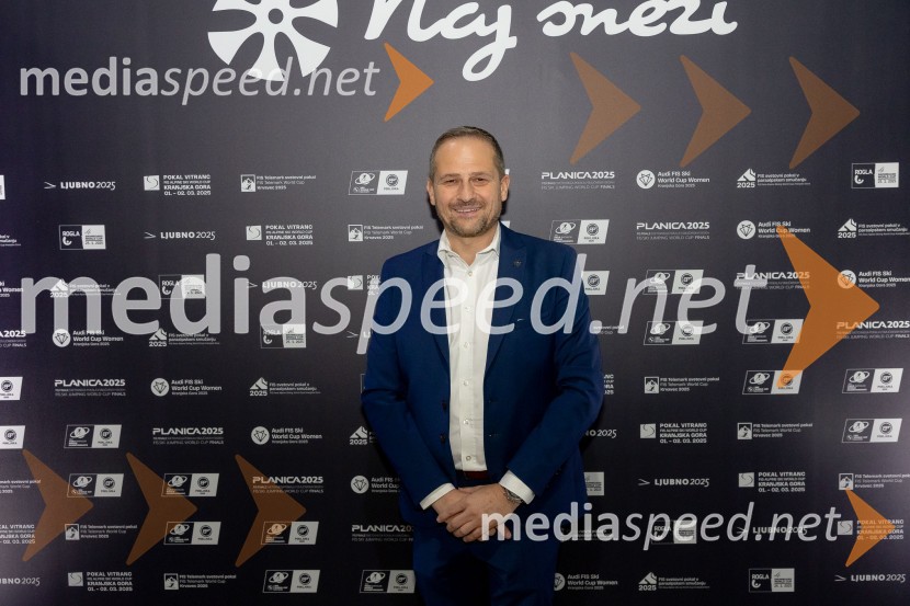  Tomaž Šušteršič, generalni sekretar organizacijskega komiteja PlanicaSvečana prireditev ob začetku prodaje vstopnic za tekme FIS in IBU svetovnega pokala