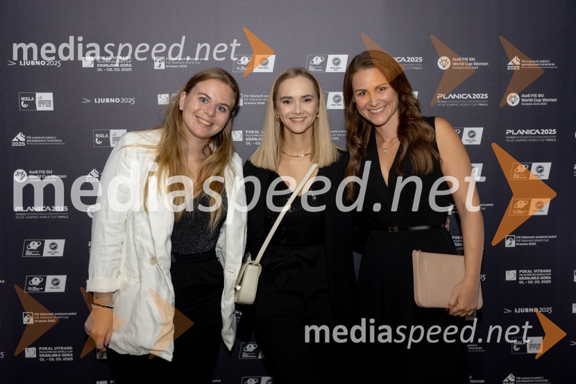 Kaja Vrhovnik;  Janja Junež;  Nuša Rakovec, Zavod SLOSKISvečana prireditev ob začetku prodaje vstopnic za tekme FIS in IBU svetovnega pokala