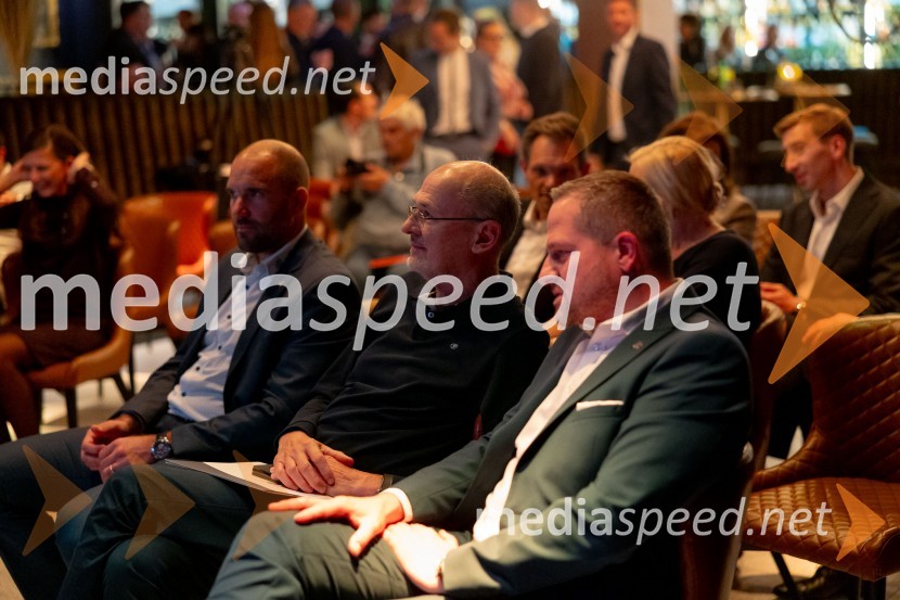  Uroš Zupan, direktor, Smučarska zveza Slovenije ;  Jelko Kacin, politik;  Tomaž Šušteršič, generalni sekretar organizacijskega komiteja PlanicaSvečana prireditev ob začetku prodaje vstopnic za tekme FIS in IBU svetovnega pokala