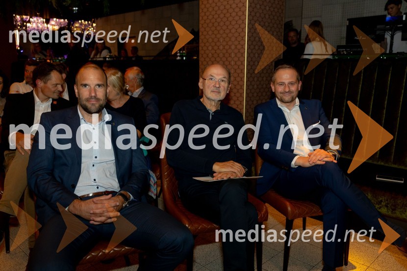  Uroš Zupan, direktor, Smučarska zveza Slovenije ;  Jelko Kacin, politik;  Tomaž Šušteršič, generalni sekretar organizacijskega komiteja PlanicaSvečana prireditev ob začetku prodaje vstopnic za tekme FIS in IBU svetovnega pokala