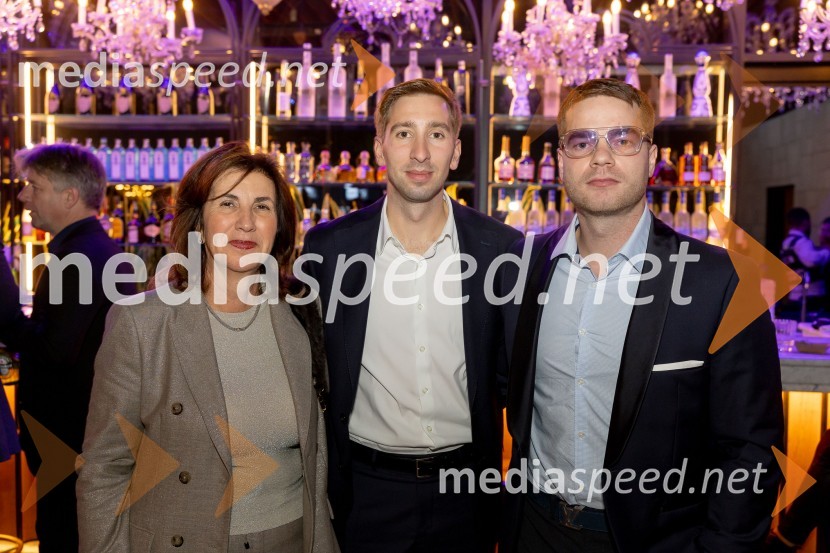  Barbara Kürner Čad, pravna zastopnica SZS;  Matic Čad;  Matic GorišekSvečana prireditev ob začetku prodaje vstopnic za tekme FIS in IBU svetovnega pokala