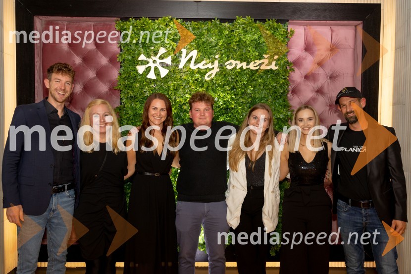  ... ;  ... ;  Nuša Rakovec, Zavod SLOSKI;  ... ;  Kaja Vrhovnik;  Janja Junež;  ... Svečana prireditev ob začetku prodaje vstopnic za tekme FIS in IBU svetovnega pokala