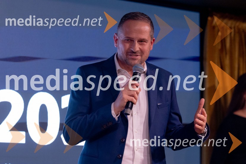  Tomaž Šušteršič, generalni sekretar organizacijskega komiteja PlanicaSvečana prireditev ob začetku prodaje vstopnic za tekme FIS in IBU svetovnega pokala