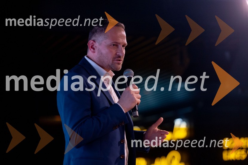  Tomaž Šušteršič, generalni sekretar organizacijskega komiteja PlanicaSvečana prireditev ob začetku prodaje vstopnic za tekme FIS in IBU svetovnega pokala