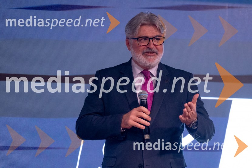  Roman Jakič, nekdanji slovenski obrambni minister; vodja reprezentance, Smučanje invalidovSvečana prireditev ob začetku prodaje vstopnic za tekme FIS in IBU svetovnega pokala