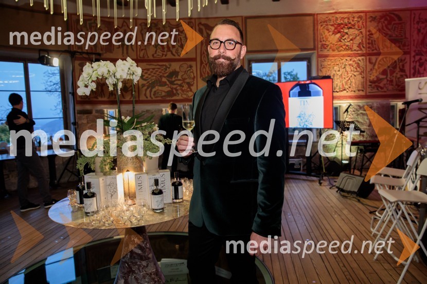  Maksimiljan Kadivec, glavni enolog in direktor proizvodnje Ptujska kletPelinkovec Ultimus, predstavitev najnovejše grenčice na trgu