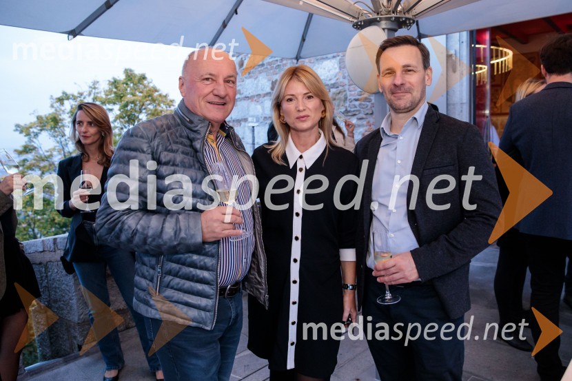  ... ;  Metka  Kejžar, direktorica, DigiTalk d.o.o.; dr. Mitja Pirc, poslovni direktor AT Kearney, d.o.o.Pelinkovec Ultimus, predstavitev najnovejše grenčice na trgu