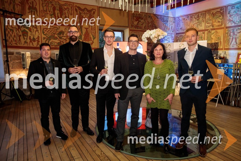  ... ;  Maksimiljan Kadivec, glavni enolog in direktor proizvodnje Ptujska klet;  ... ;  Tine Kek,  direktor, Ptujska klet d.o.o;  ... ;  ... Pelinkovec Ultimus, predstavitev najnovejše grenčice na trgu