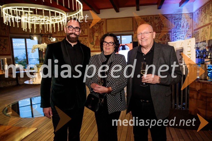  Maksimiljan Kadivec, glavni enolog in direktor proizvodnje Ptujska klet;  ... ;  ... Pelinkovec Ultimus, predstavitev najnovejše grenčice na trgu