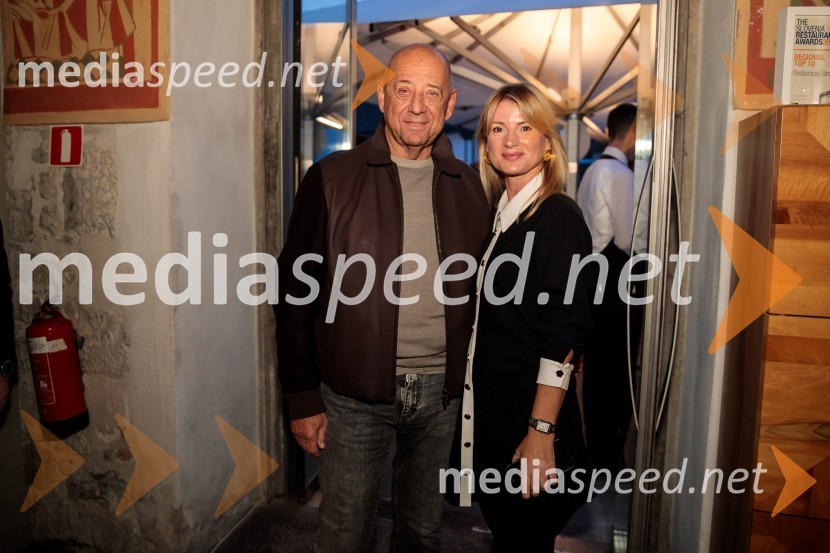  Tibor Šimonka, predsednik Gospodarske zbornice Slovenije ;  Metka Kejžar, direktorica, Digitalk d.o.o.Pelinkovec Ultimus, predstavitev najnovejše grenčice na trgu