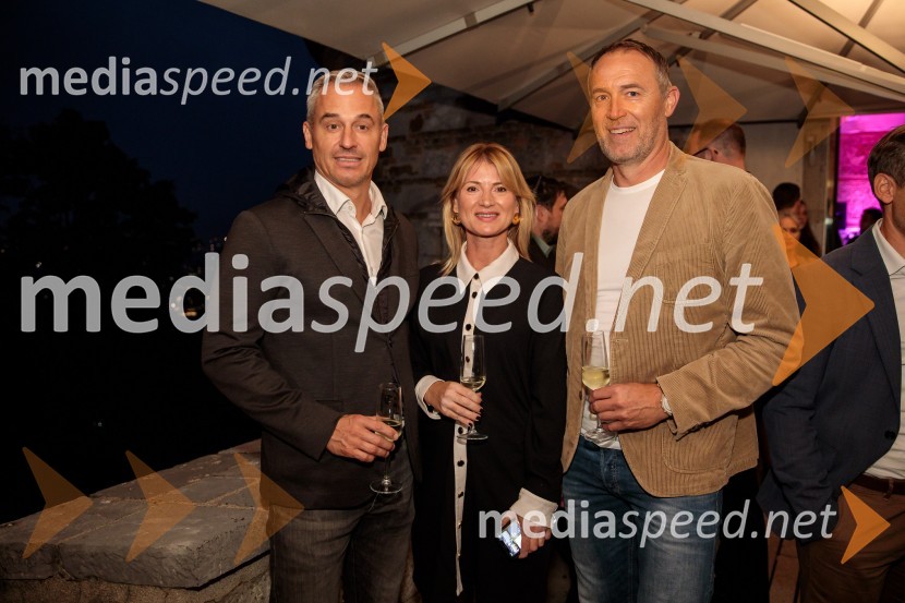  ... ;  Metka  Kejžar, direktorica, DigiTalk d.o.o.;  Tomaž Oplotnik,  SOP Pelinkovec Ultimus, predstavitev najnovejše grenčice na trgu