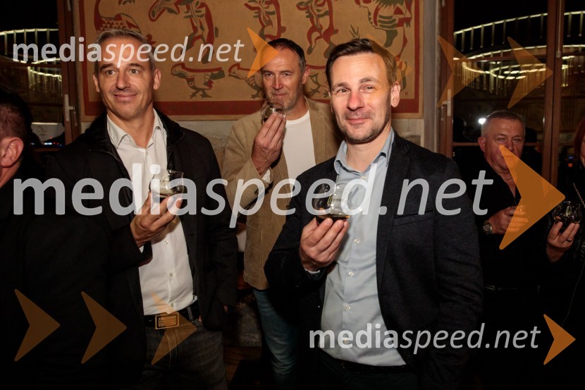  ... ;  ... ; dr. Mitja Pirc, poslovni direktor AT Kearney, d.o.o.Pelinkovec Ultimus, predstavitev najnovejše grenčice na trgu