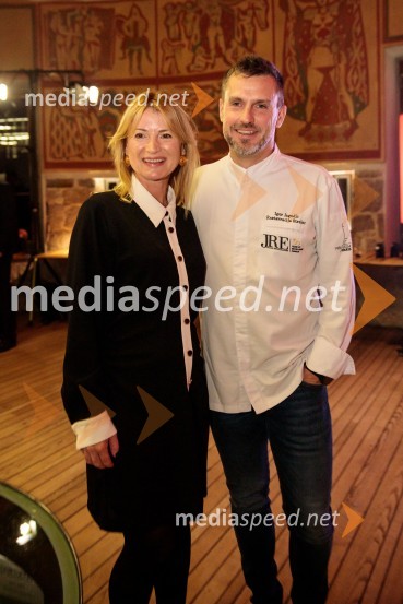  Igor Jagodic, kuharski mojster, restavracija Strelec;  Metka  Kejžar, direktorica, DigiTalk d.o.o.Pelinkovec Ultimus, predstavitev najnovejše grenčice na trgu