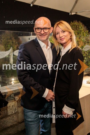  Matej Knific, ustanovitelj in direktor, Luxury Slovenia;  Metka  Kejžar, direktorica, DigiTalk d.o.o.Pelinkovec Ultimus, predstavitev najnovejše grenčice na trgu