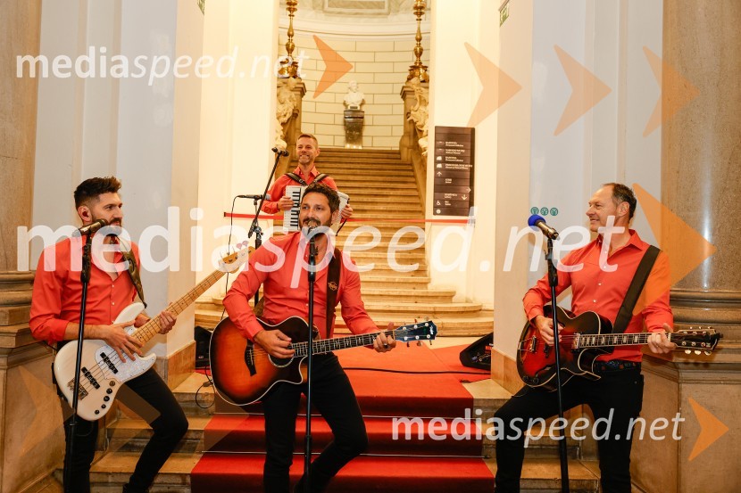  Miha Novak, skupina Čuki;  Jernej Tozon, pevec, skupina Čuki;  Jože Potrebuješ, skupina ČukiVsega je kriva Luna, odprtje razstave v Prirodoslovnem muzeju Slovenije