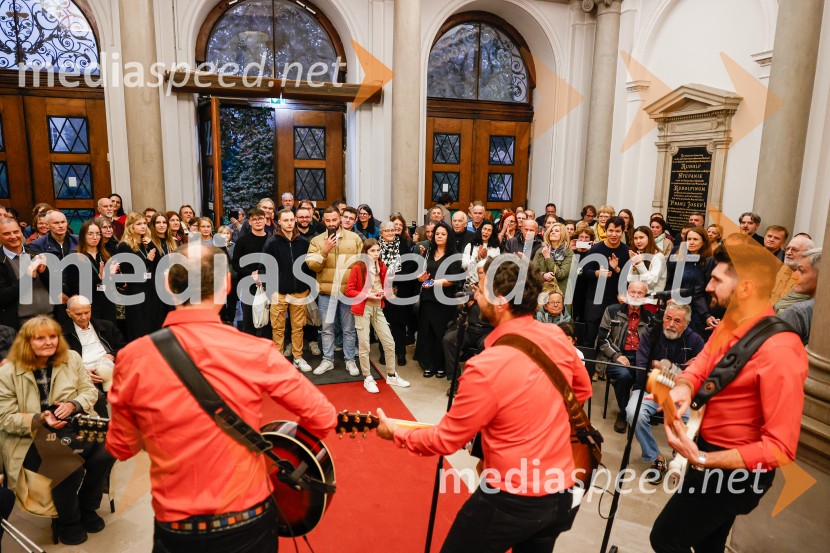  Jože Potrebuješ, skupina Čuki;  Jernej Tozon, pevec, skupina Čuki;  Miha Novak, skupina ČukiVsega je kriva Luna, odprtje razstave v Prirodoslovnem muzeju Slovenije