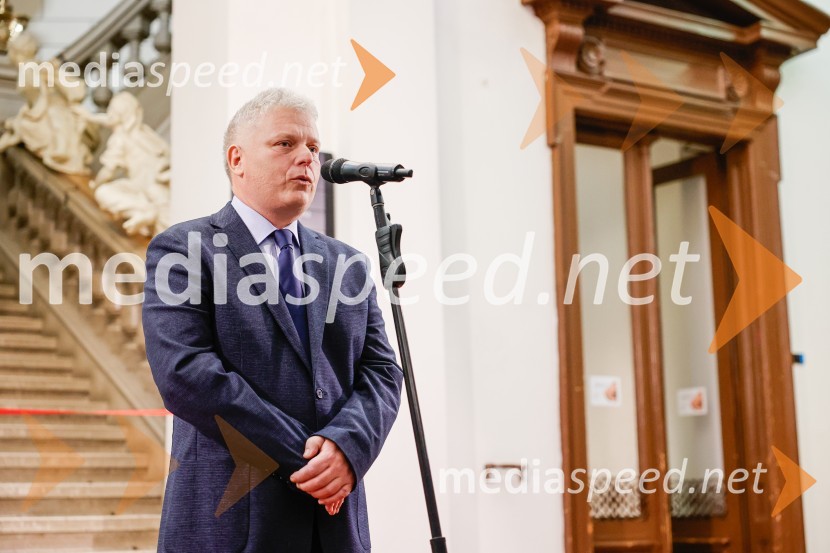 dr. Miha Jeršek, direktor, Prirodoslovni muzej SlovenijeVsega je kriva Luna, odprtje razstave v Prirodoslovnem muzeju Slovenije