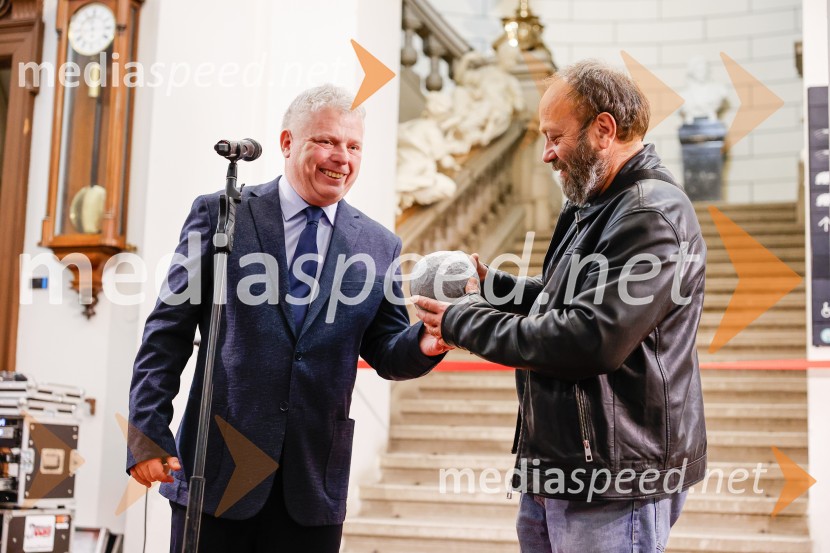 dr. Miha Jeršek, direktor, Prirodoslovni muzej Slovenije;  ... Vsega je kriva Luna, odprtje razstave v Prirodoslovnem muzeju Slovenije